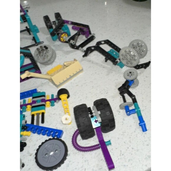 LEGO Technic Bulk 1lb 4oz Pounds Gears Bricks Wheels Teal Yellow Blue Grey Black - Picture 4 of 4